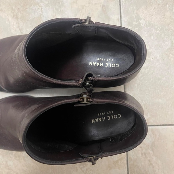 Cole Haan Women’s Hayes Flat Ankle Bootie in dark brown 9.5 - Picture 4 of 10